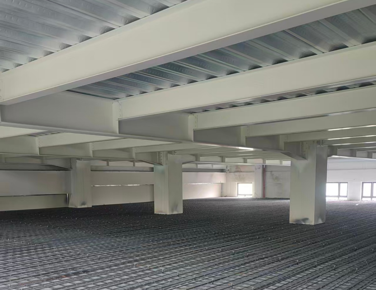 承重500公斤/平方米（三层钢平台）